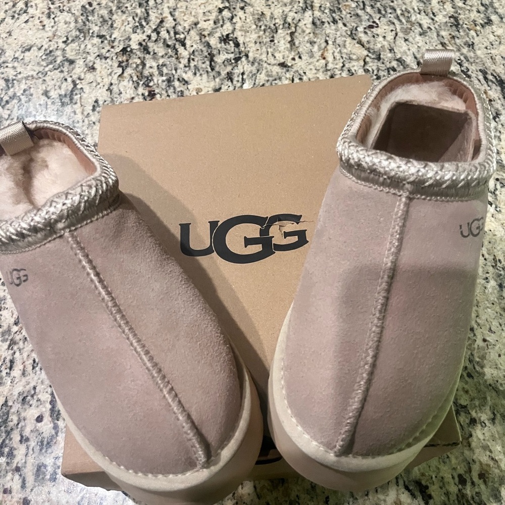 UGG Tan Platform Slippers - Picture 3 of 3